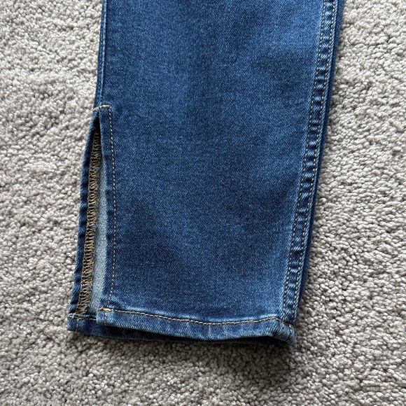 Old Navy Women's Skinny Jeans in Classic Blue - Picture 3 of 3